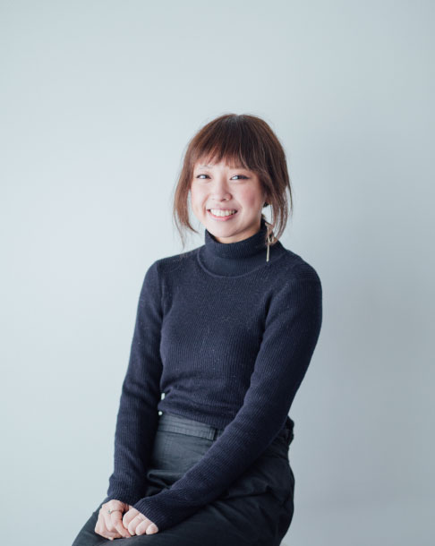 松井 彩香